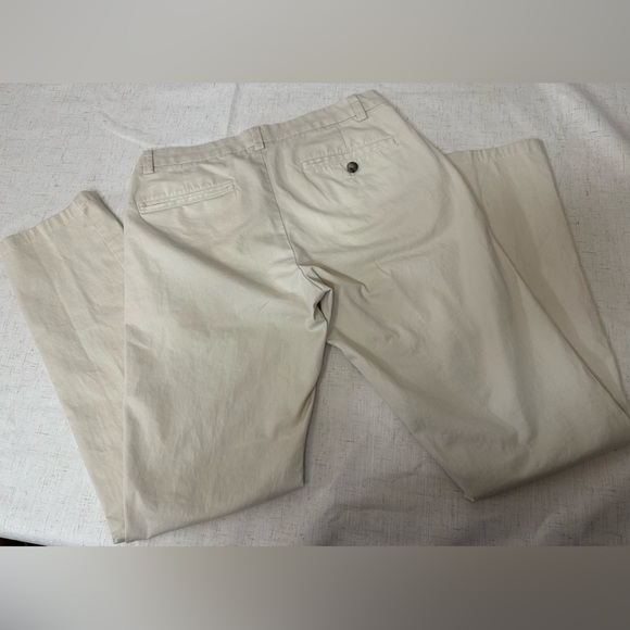 Vineyard Vines Tan Chinos with Blue Details - Picture 3 of 9